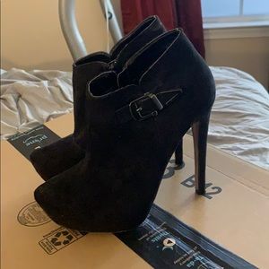Aldo Black Suede Heeled Booties Size 8.5